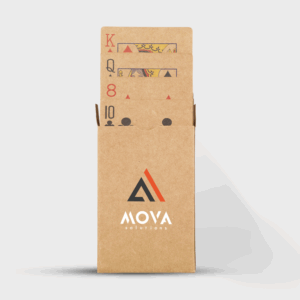 Jeu de cartes dans une boîte en carton.