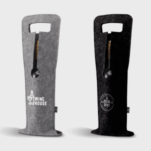 Pochettes en feutre pour bouteilles de vin.