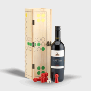 Bouteille de vin avec boîte en bois et jeu.