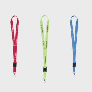 Trois lanières porte-clés : rouge, vert, bleu.