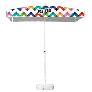 Parasol coloré à motif zigzag multicolore.