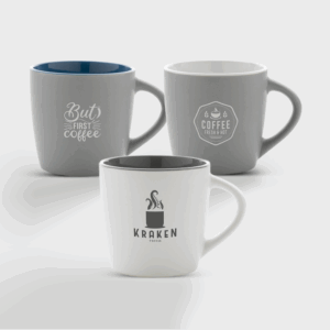 Mug en céramique avec intérieur coloré