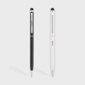 Deux stylos bille noir et blanc sur fond gris.