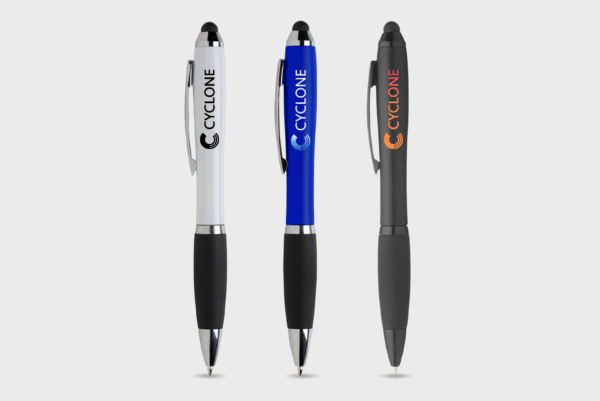 Trois stylos à bille colorés alignés verticalement.