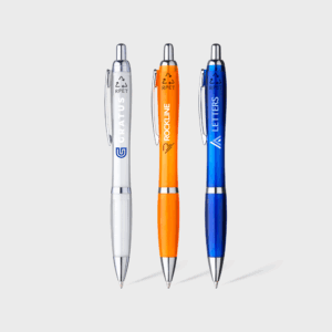 Trois stylos RPET colorés : blanc, orange, bleu