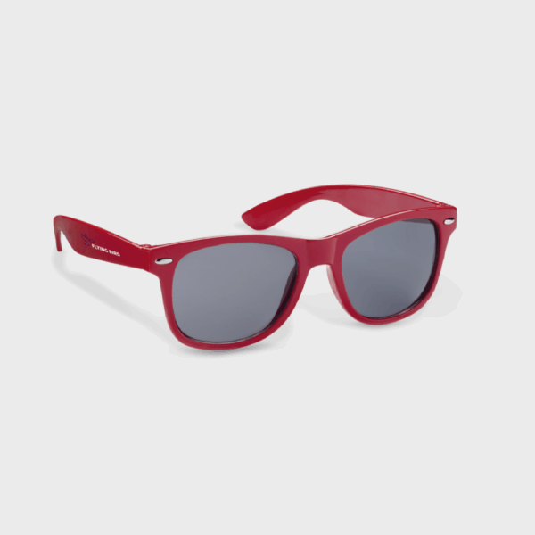 Lunettes de soleil rouges avec verres fumés.