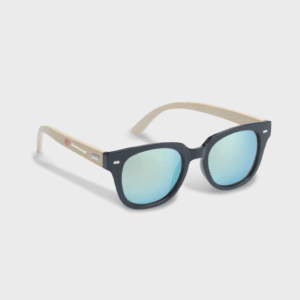 Lunettes de soleil en bois et plastique.