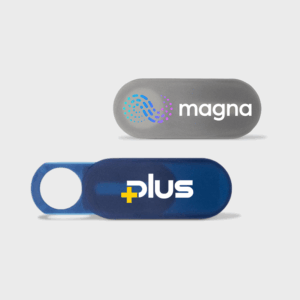 Clés USB personnalisées avec logos Magna et Plus.