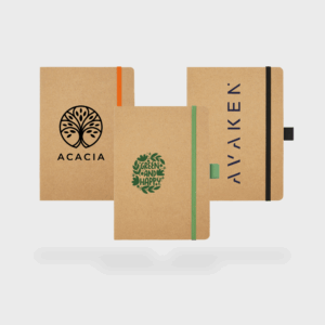 Carnets en papier recyclé avec logos variés.