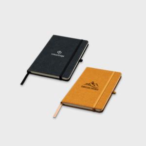 Deux carnets avec élastique, noir et marron.