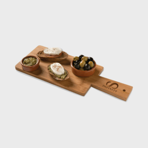 Planche avec tapas, pesto et olives