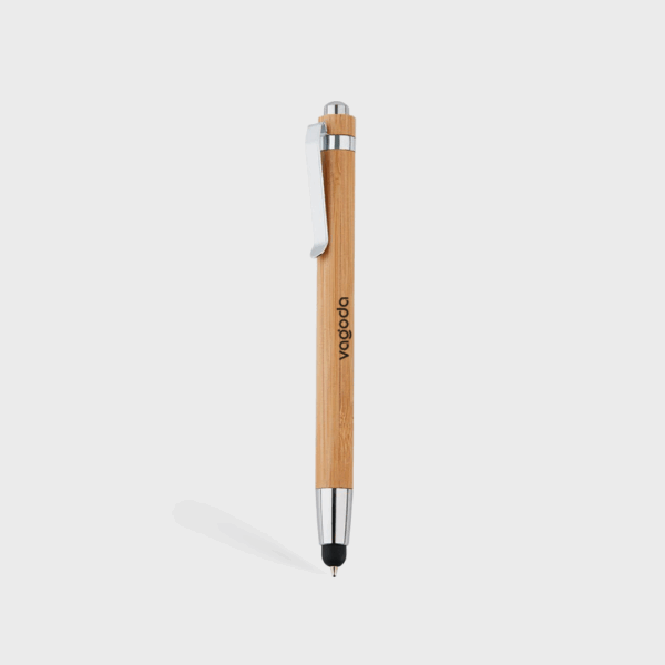 Stylo en bambou avec embout noir.