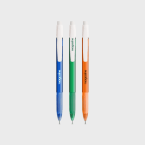 Trois stylos colorés alignés