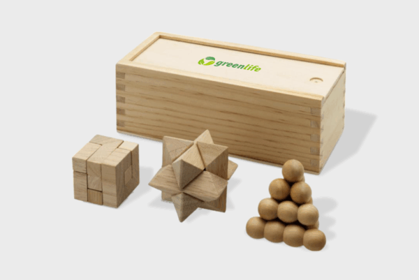Coffret casse-têtes en bois Greenlife empilés.