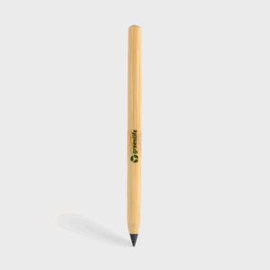 Crayon en bois avec texte vert.