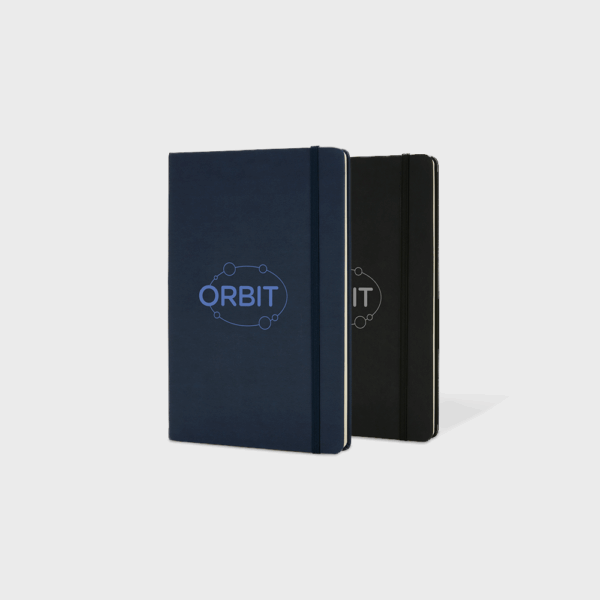 Deux carnets Orbit bleus et noirs fermés