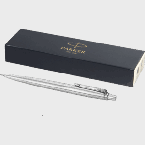 Stylo argenté avec boîte noire Parker.
