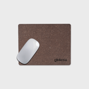 Tapis souris marron avec une souris blanche.