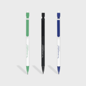Trois stylos à bille de différentes couleurs
