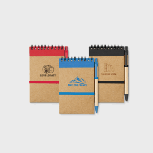 Carnets spiralés avec stylos, plusieurs couleurs.