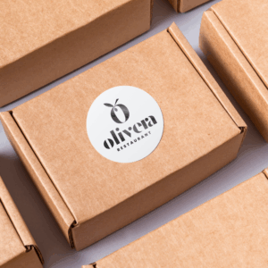 Boîtes en carton avec logo restaurant Olivera.