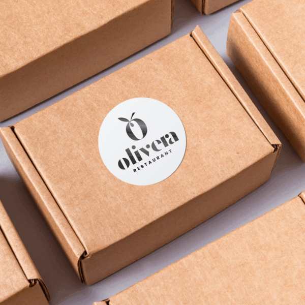 Boîtes en carton avec logo restaurant Olivera.