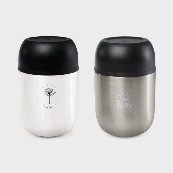 Deux mugs isothermes blancs et argent.