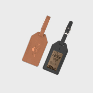 Étiquettes bagages en cuir vegan marron et noir.