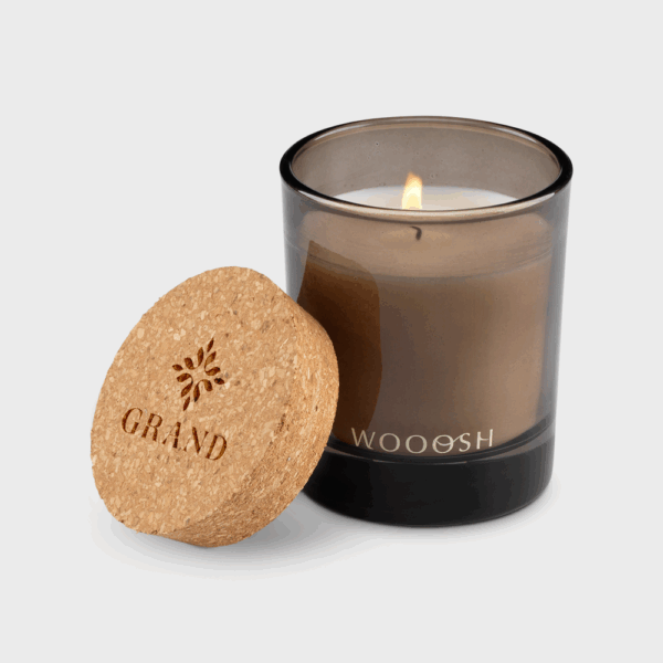 Bougie parfumée WOOOSH avec couvercle en liège.