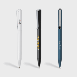 Trois stylos bille design moderne, blanc, noir, bleu.