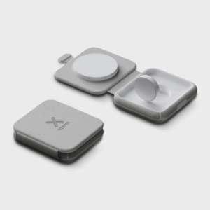 Chargeur sans fil portable avec boîtier gris.